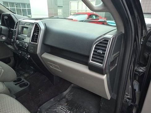Used 2016 Ford F150 XLT image 11