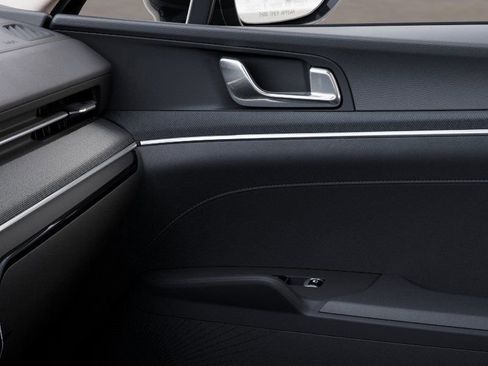 New 2025 Kia K5 LXS image 25