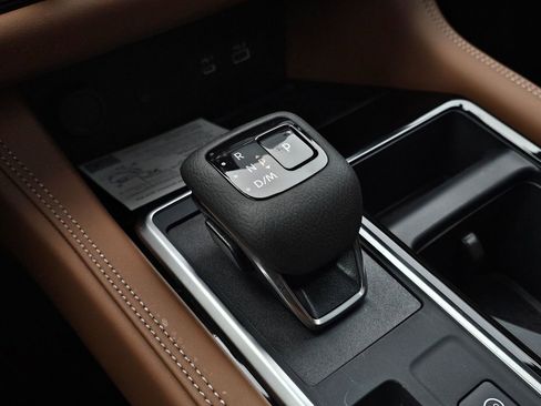 New 2025 Nissan Pathfinder Platinum image 25