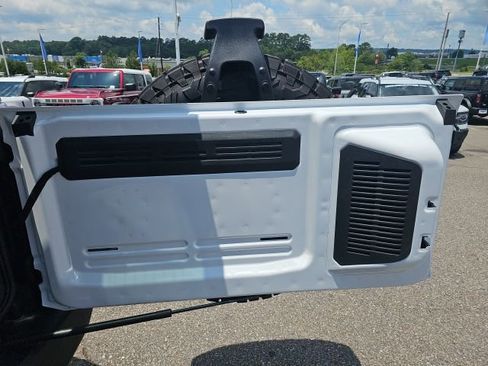 Used 2025 Ford Bronco Outer Banks AWD/4WD image 7