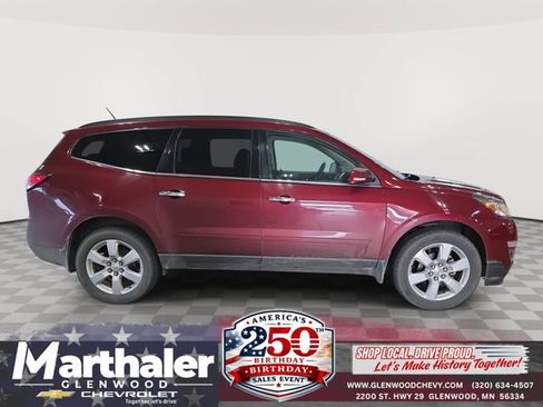 Used 2017 Chevrolet Traverse LT w/ Style and Technology Package FWD image 1