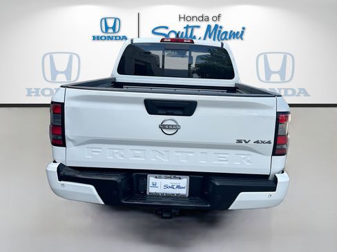 Used 2024 Nissan Frontier SV w/ Technology Package image 6