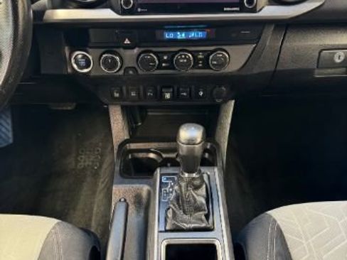 Used 2021 Toyota Tacoma TRD Off-Road w/ Technology Package image 13