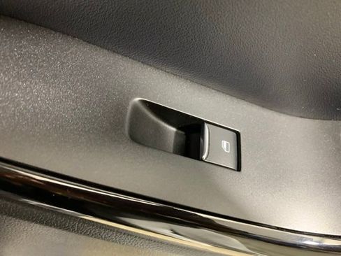 Used 2022 Ford Explorer ST-Line w/ Class IV Trailer Tow Package image 34