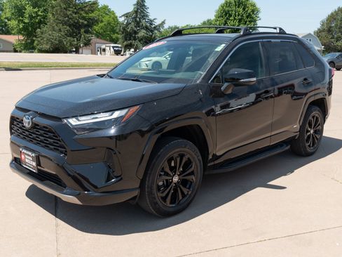 Used 2023 Toyota RAV4 SE w/ Convenience Package AWD/4WD image 5