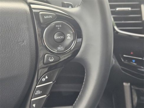 Used 2016 Honda Accord Touring image 24