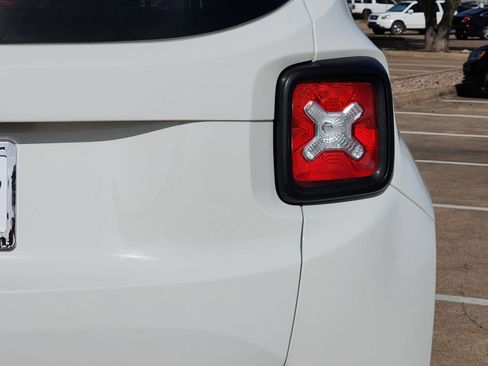 Used 2023 Jeep Renegade Latitude image 16