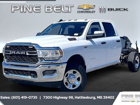 Used 2019 RAM 3500 Tradesman w/ Chrome Appearance Group image 11