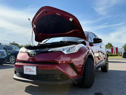 Used 2018 Toyota C-HR XLE FWD image 12