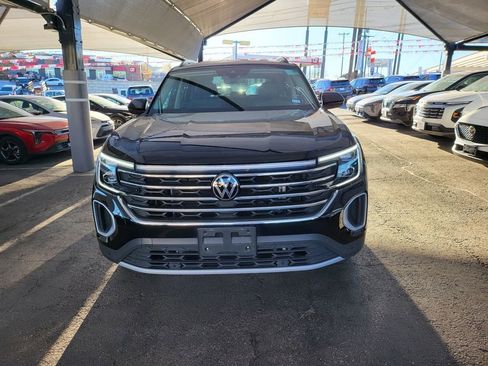 Used 2025 Volkswagen Atlas SE image 2