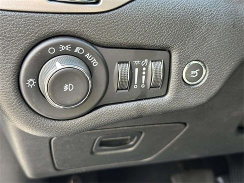 Used 2021 Jeep Cherokee Limited w/ Elite Package image 22