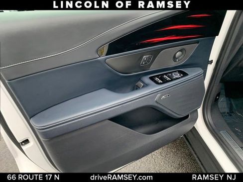 Used 2024 Lincoln Nautilus Reserve w/ Equipment Group 202A image 13