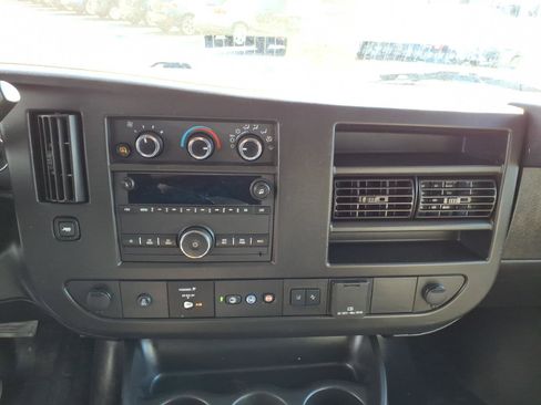 Used 2021 Chevrolet Express 3500 w/ Driver Convenience Package RWD image 16
