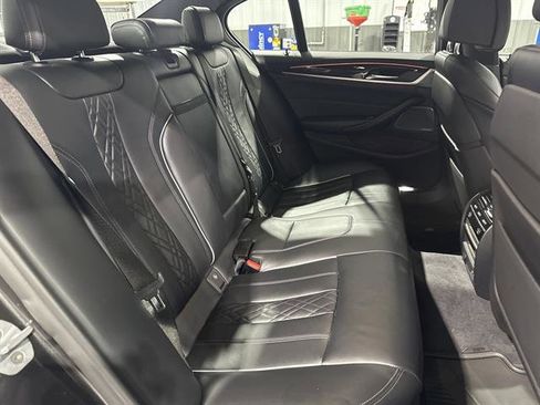 Used 2020 BMW M550i xDrive image 19