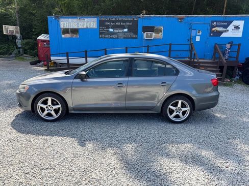 Used 2012 Volkswagen Jetta S FWD image 2