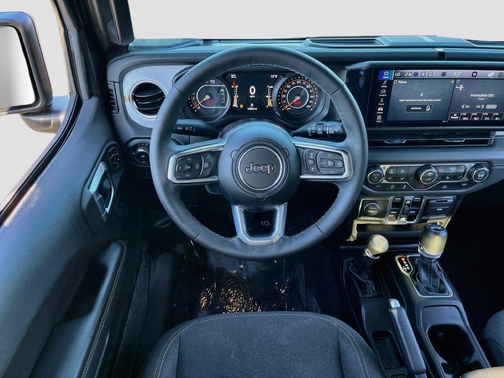Used 2026 Jeep Wrangler Unlimited Sahara AWD/4WD image 22