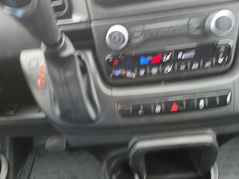 New 2025 RAM ProMaster 2500 w/ Convenience Group FWD image 7
