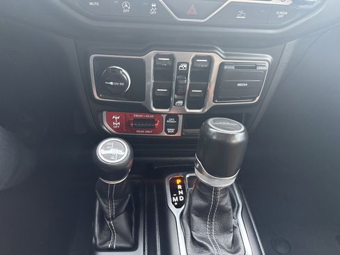 Used 2020 Jeep Gladiator Rubicon image 24