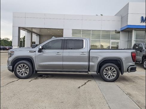 Used 2024 GMC Sierra 1500 Denali w/ Technology Package AWD/4WD image 9