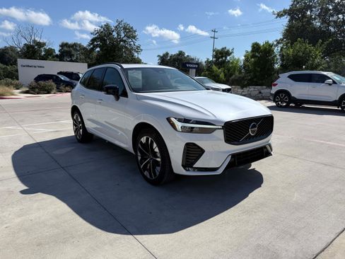 Certified 2026 Volvo XC60 B5 Plus AWD/4WD image 8