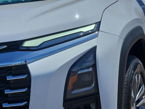 Used 2025 Chevrolet Equinox LT w/ Convenience Package II FWD image 19