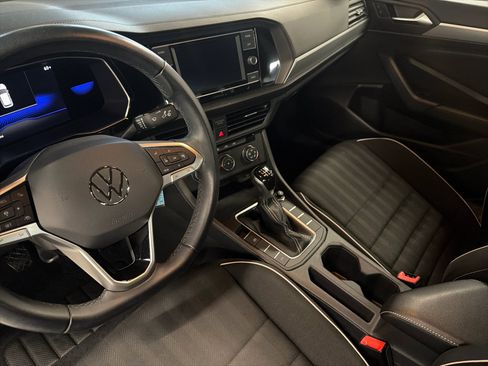 Used 2022 Volkswagen Jetta Sport image 9