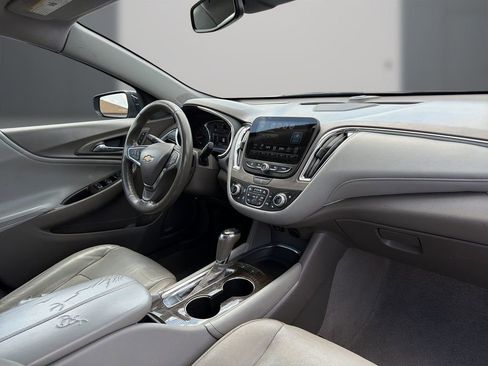Used 2017 Chevrolet Malibu Premier w/ Premier Sun and Wheel Package FWD image 15