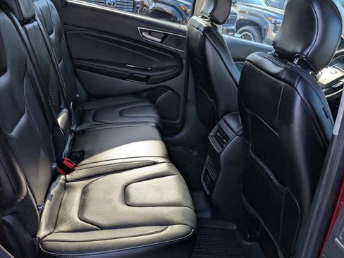 Used 2018 Ford Edge Titanium w/ Cold Weather Package AWD/4WD image 18