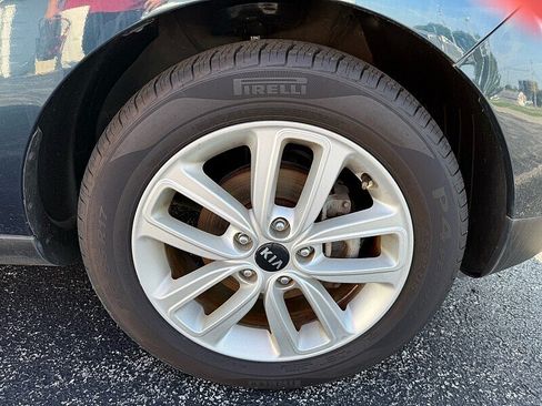 Used 2019 Kia Soul + FWD image 16