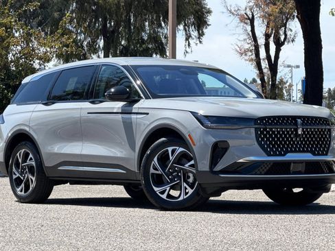 New 2026 Lincoln Nautilus Premier w/ Equipment Group 102A AWD/4WD image 2