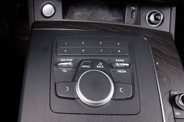 Used 2020 Audi Q5 2.0T Premium w/ Convenience Package AWD/4WD image 14