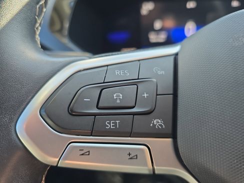 Used 2023 Volkswagen Taos SE image 23