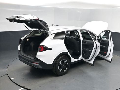 Used 2026 Kia Sportage LX w/ LX Convenience Package image 27