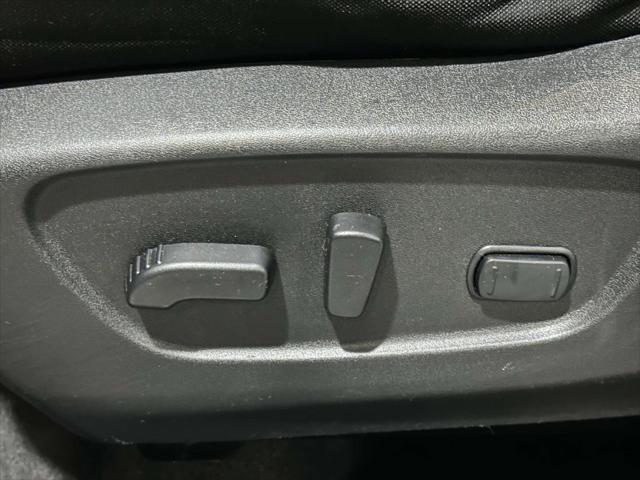 Used 2019 Nissan Rogue SV AWD/4WD image 18