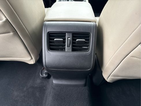 Used 2018 Honda Accord Touring image 10