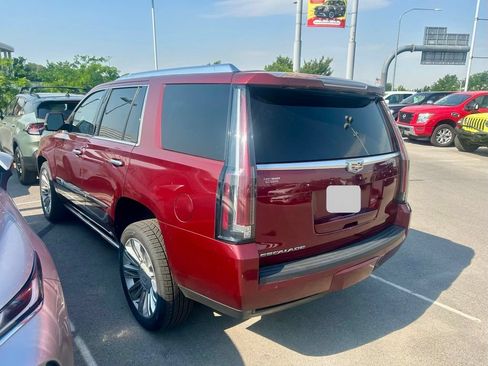 Used 2016 Cadillac Escalade Premium AWD/4WD image 3