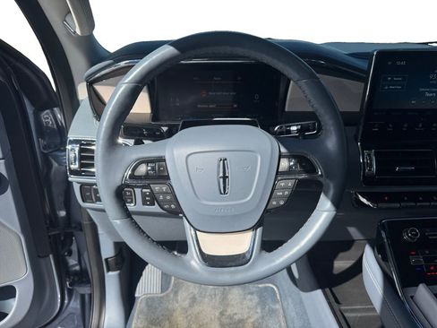 Used 2022 Lincoln Navigator L Black Label image 13