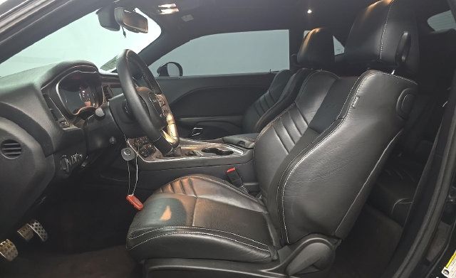 Used 2016 Dodge Challenger SRT Hellcat RWD image 5