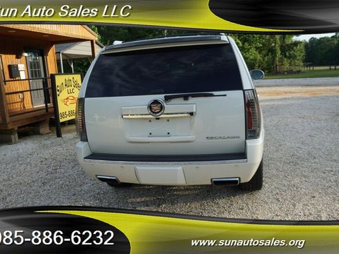 Used 2014 Cadillac Escalade Premium RWD image 44