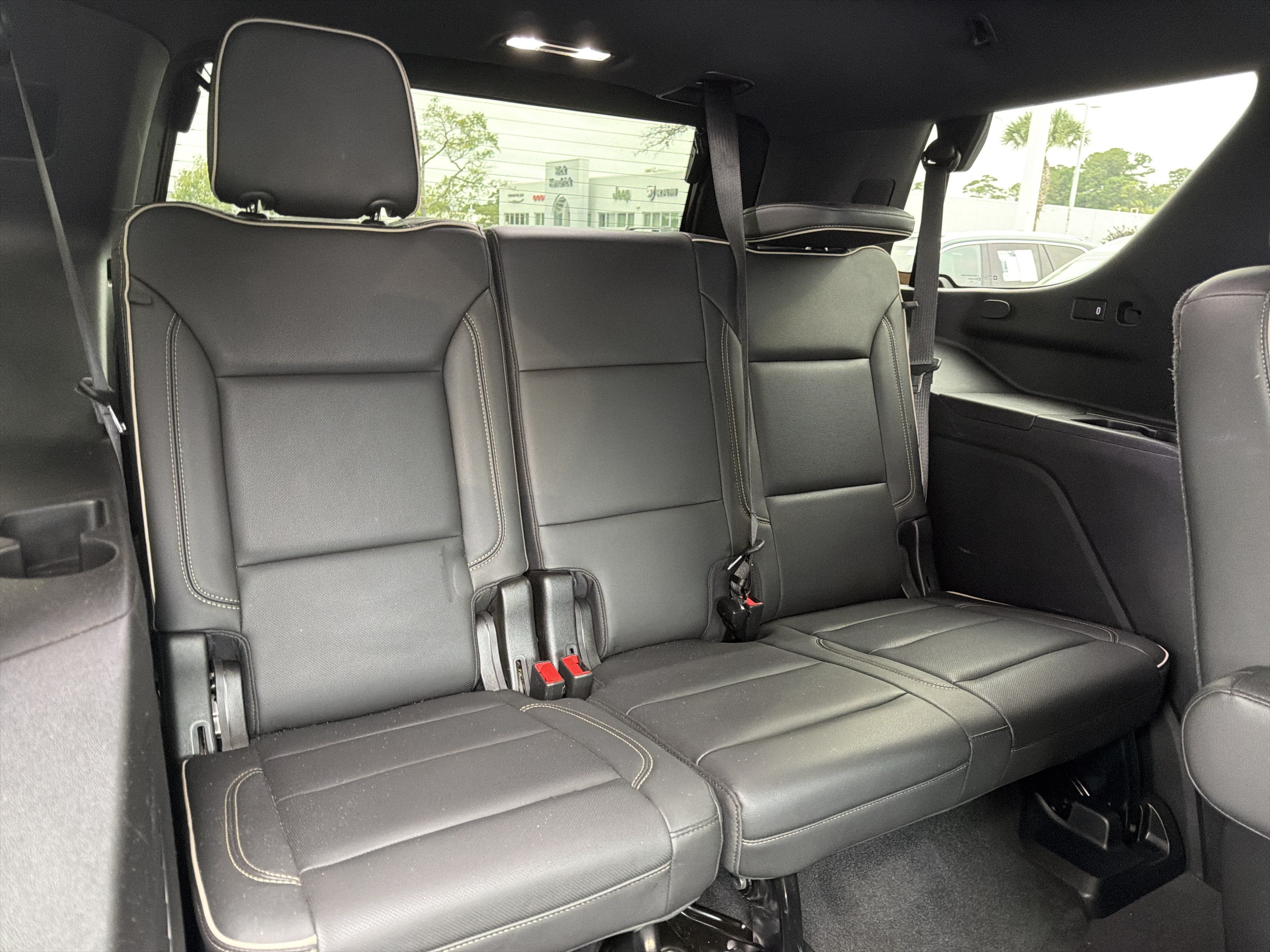 Used 2021 Chevrolet Tahoe Premier w/ Premium Package RWD image 33