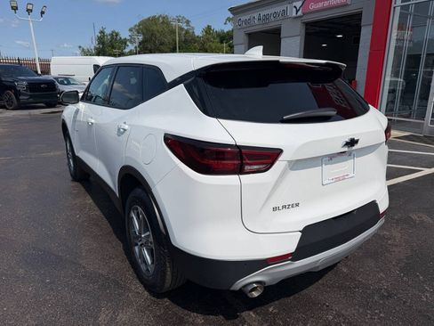Used 2025 Chevrolet Blazer LT FWD image 7
