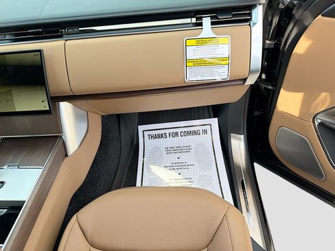 New 2026 Land Rover Range Rover Autobiography AWD/4WD image 17