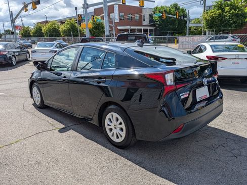 Used 2021 Toyota Prius LE image 8