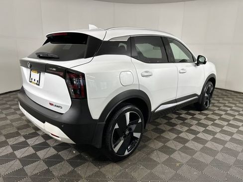 Certified 2025 Nissan Kicks SR image 3