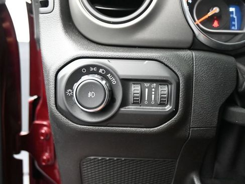 Used 2021 Jeep Wrangler Sport AWD/4WD image 12