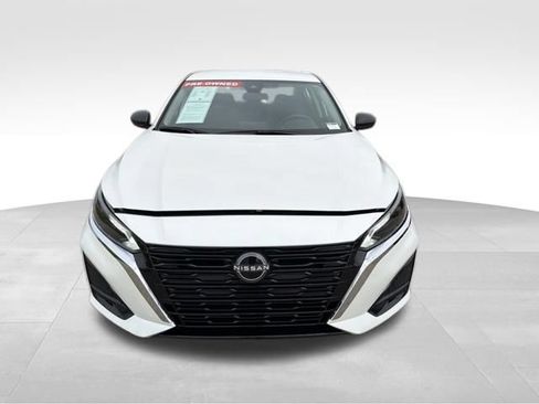 Used 2025 Nissan Altima 2.5 SV FWD image 3
