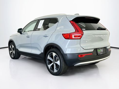 Used 2025 Volvo XC40 B5 Plus AWD/4WD image 5