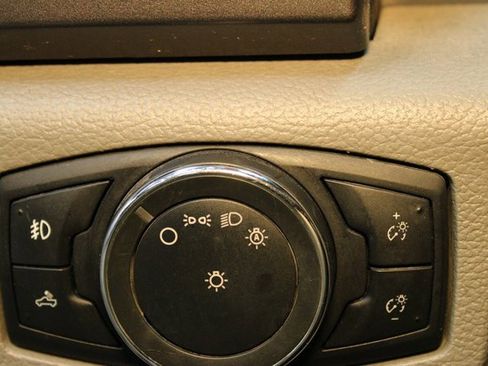 Used 2016 Ford F150 XLT image 14