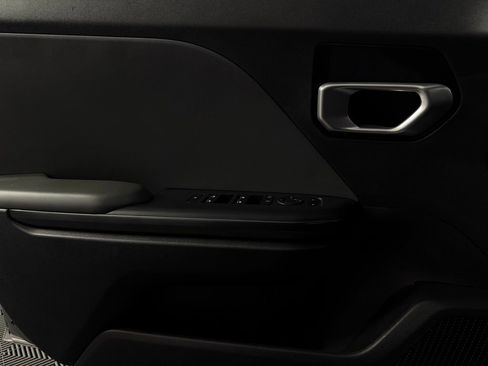 Used 2025 Kia K4 LXS image 25