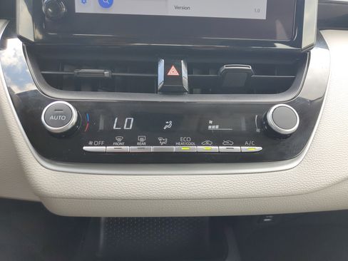 Used 2024 Toyota Corolla LE FWD image 20